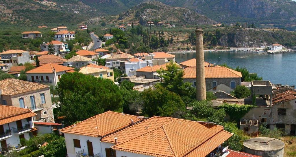 Anniska Hotel Kardhamili Bagian luar foto