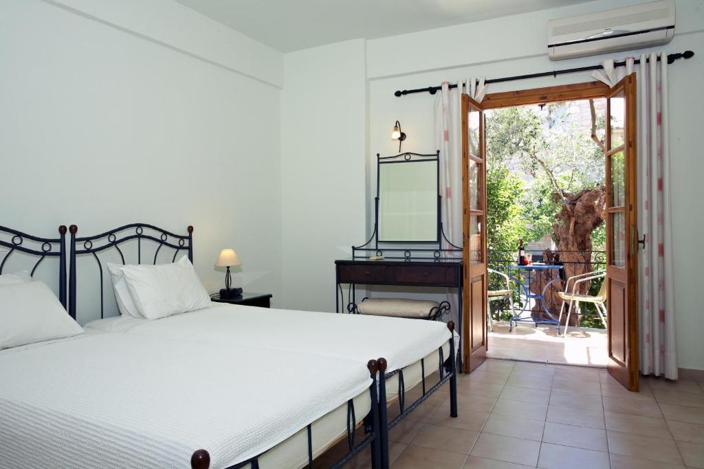 Anniska Hotel Kardhamili Ruang foto